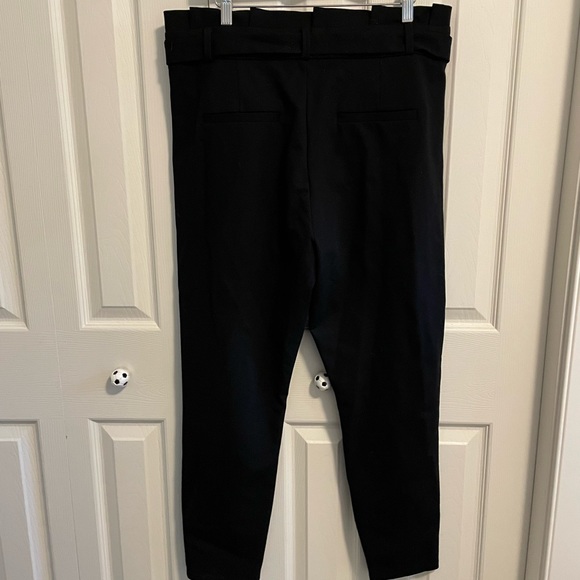 Vero Moda paper bag waist pants, size 32 or Xtra Large - Picture 3 of 7